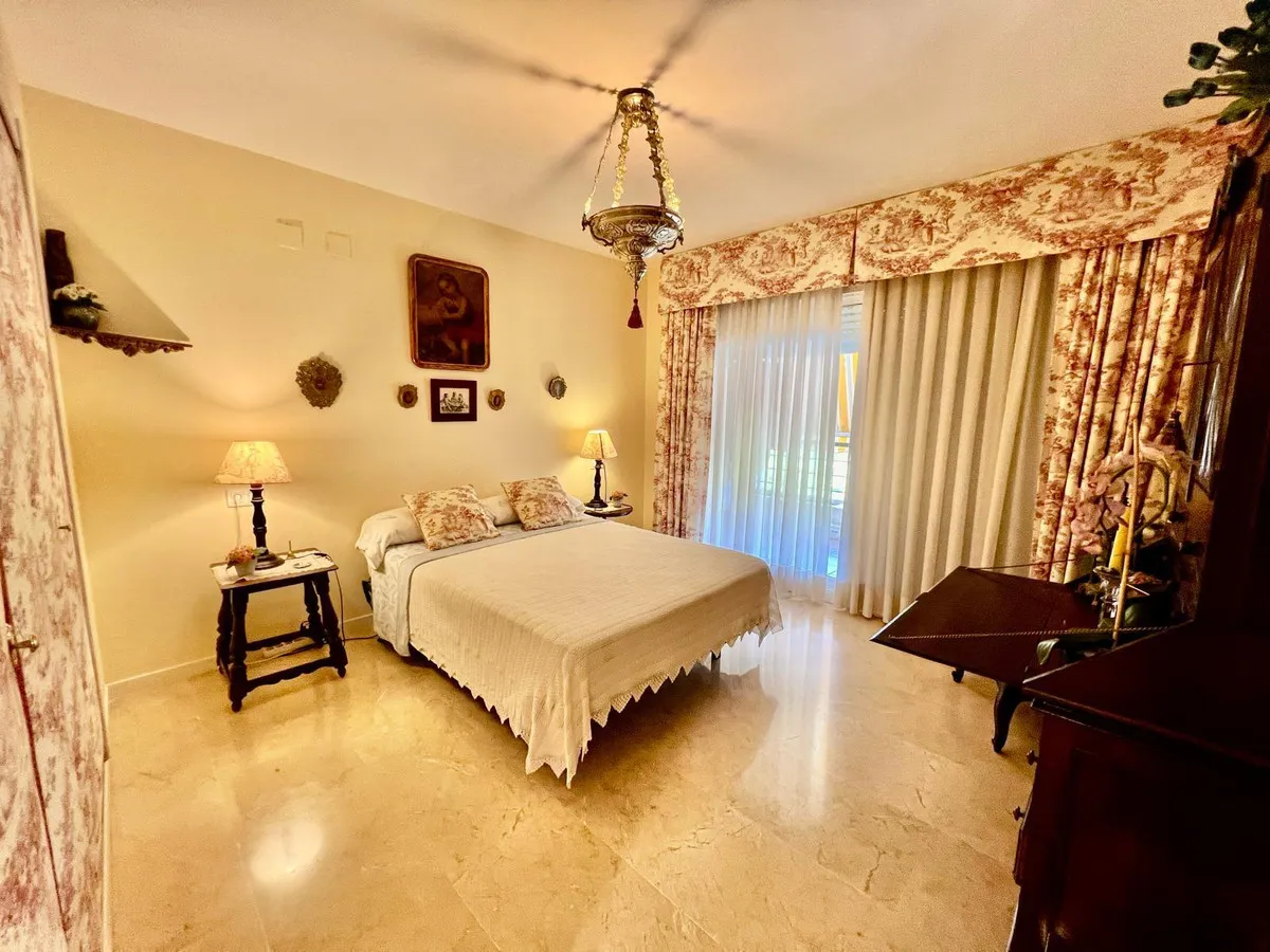 a8567a12-9cc8-4924-804f-3cfa9c10d233