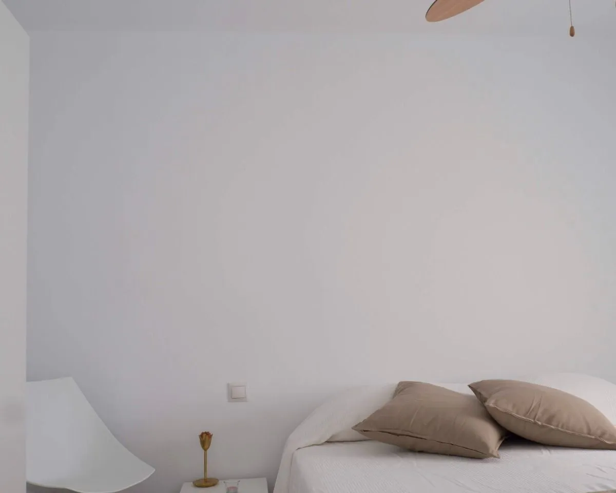 b9146112-317f-42c5-af7e-a85109e33956