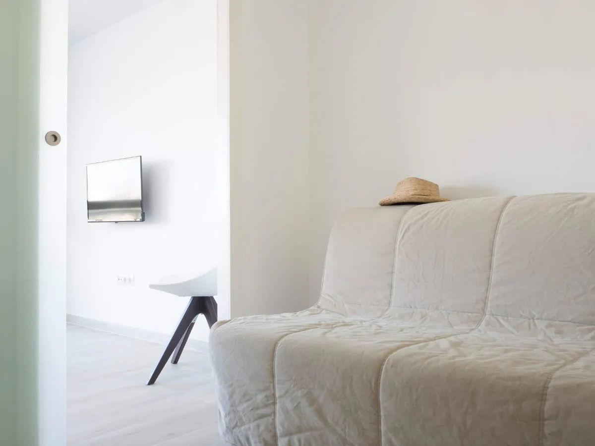 e2803a70-c320-4319-8e30-267975fd0b27