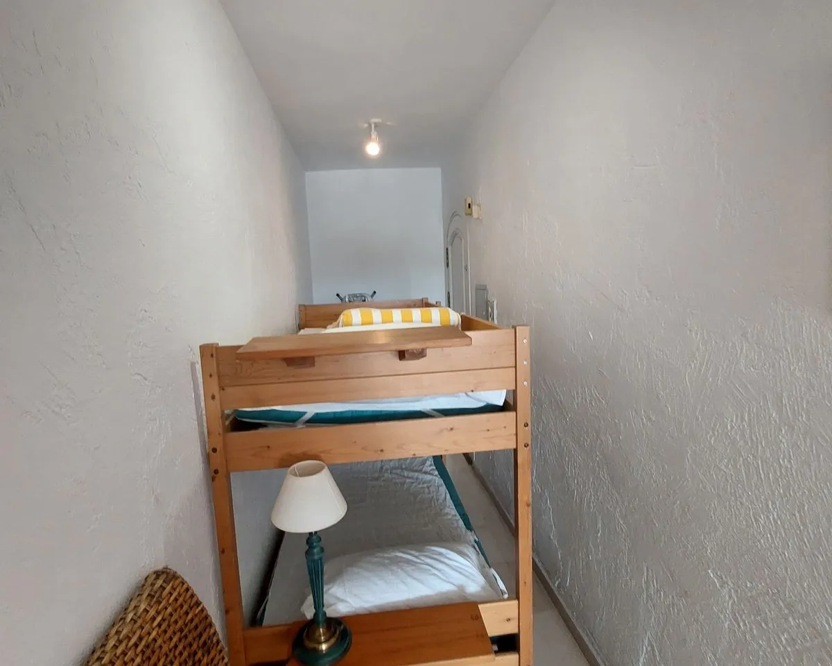 7b289d9c-7a63-4497-a751-0df4bfea3366