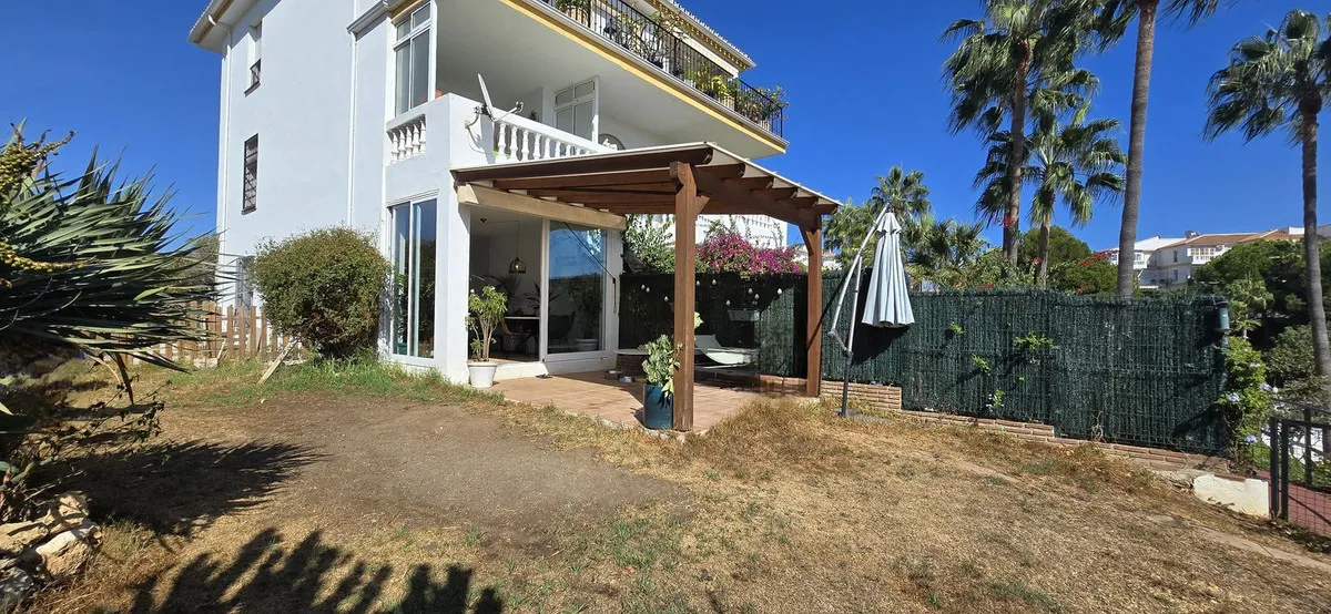 6aa098ee-a6e7-4062-b2a2-5329cb8b169e