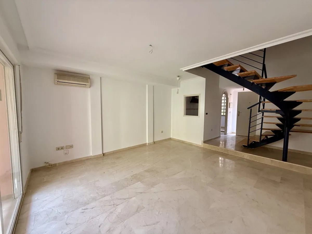 f6aed282-1d66-48e6-8f30-4527a4e307fa