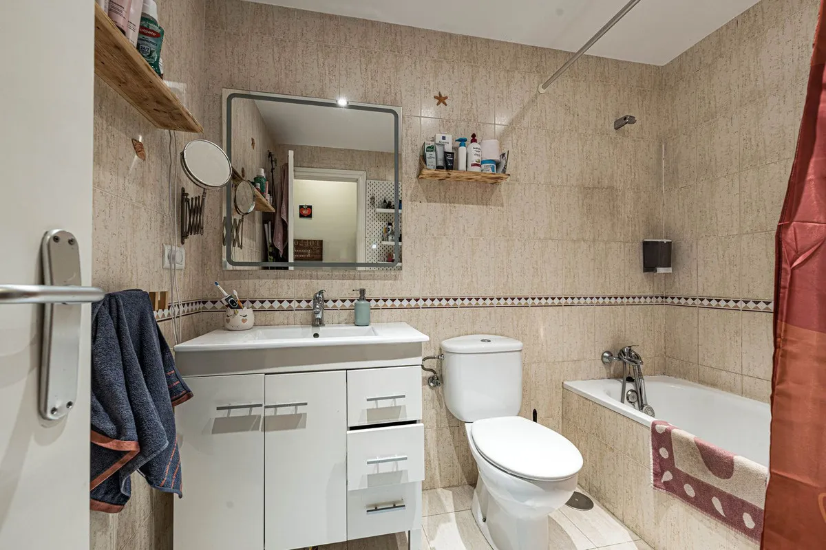 b1b4fe60-659d-4b0e-b965-33e153880a5e