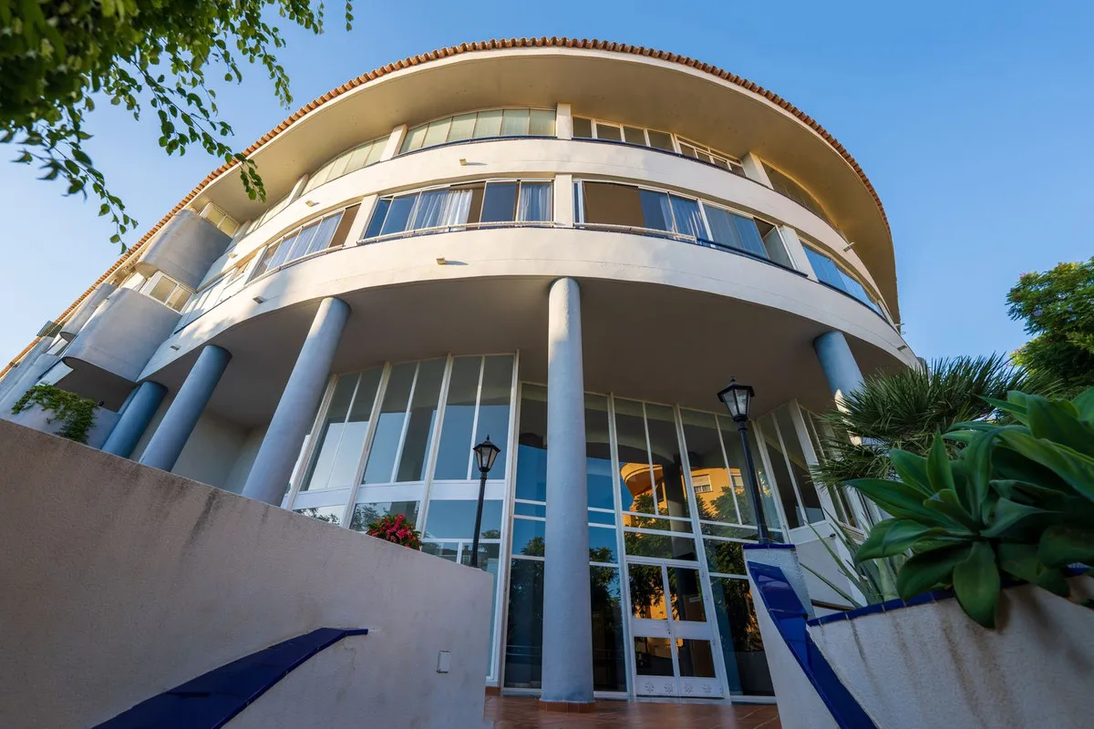 c32e5d6c-6933-451d-acb3-be6082357cd5