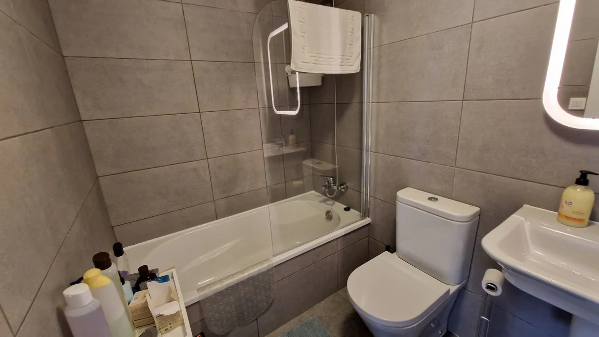 0b03065a-c125-4679-bb55-893aec7a1815