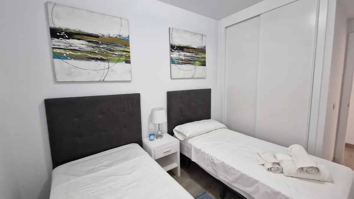 64b992d6-f806-4f16-b3a4-c730683e8e50