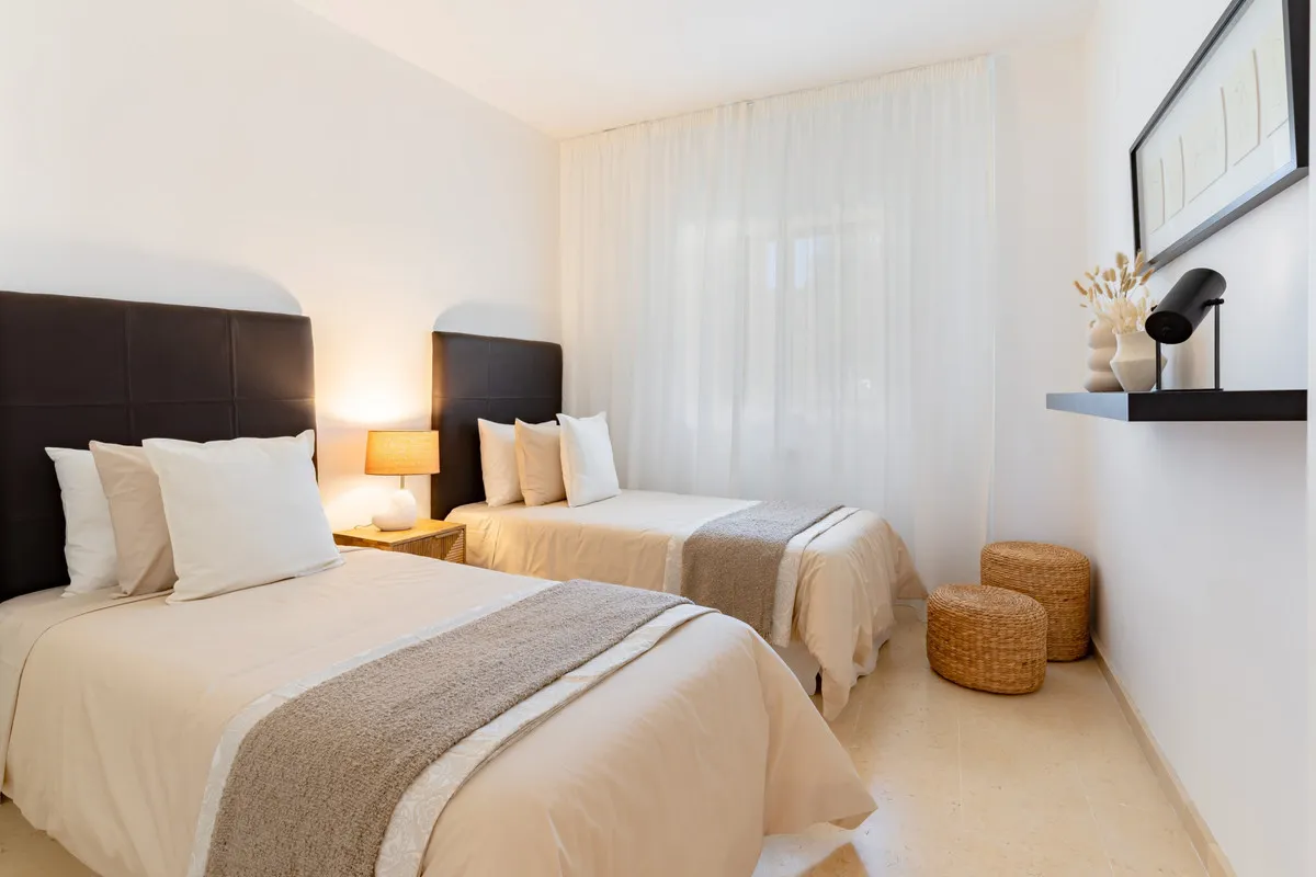 016fef84-b9e3-46e8-8f88-6dc3d21c97f8