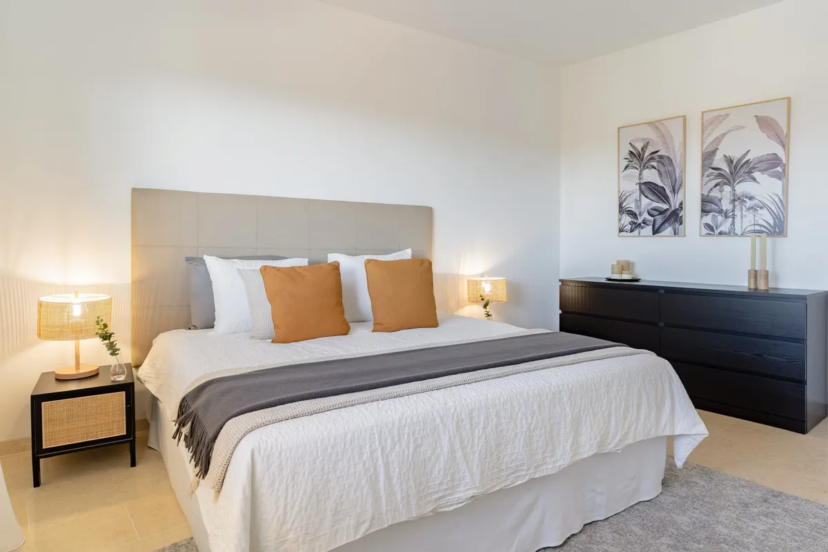 06ec057e-12e6-4044-b024-b8c001396f3f