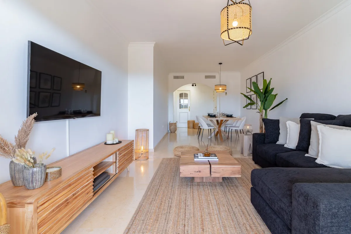 afbd7df7-0e1f-4752-871b-c7794f59e370