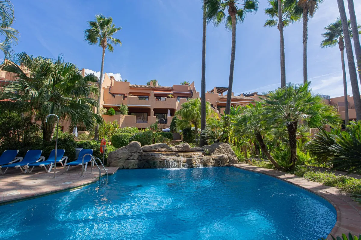 b0f449ef-b4d9-4e42-b8d6-aa98315699f1