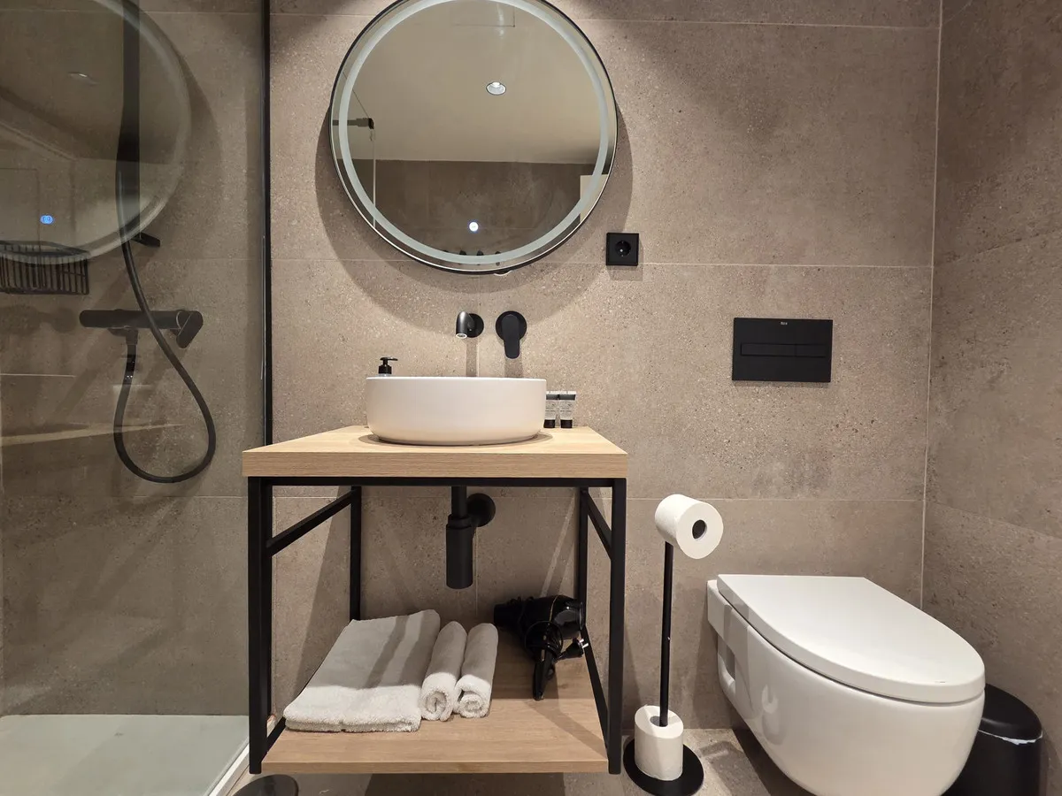 038bd290-9c67-43b9-acaa-c46f1e52a6e2