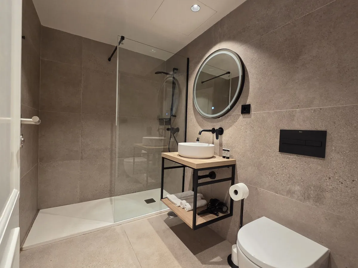 fe06f0a0-c6d8-47f2-ad7c-7db357d1571d