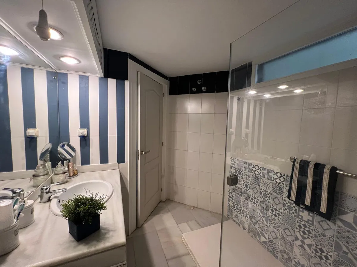 349ca483-e953-4671-832c-e42acb32464c