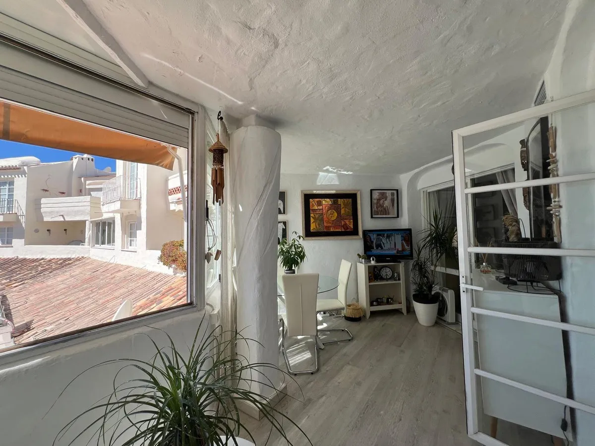 6e5a0d33-c086-4e84-bf3a-719ac60f86c6