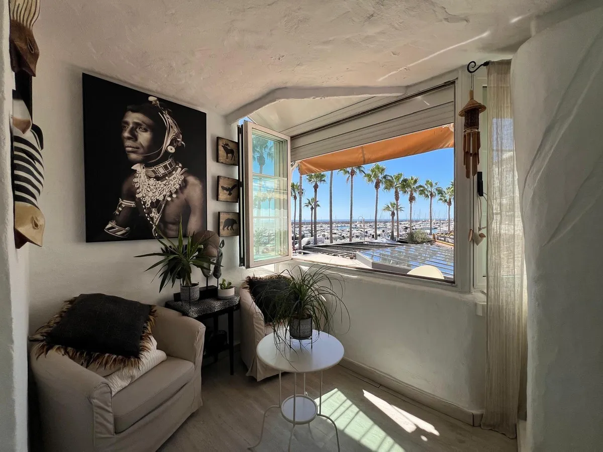 ddfb81e9-0a1c-4dc4-b2f8-c8c9c2fa7ebb