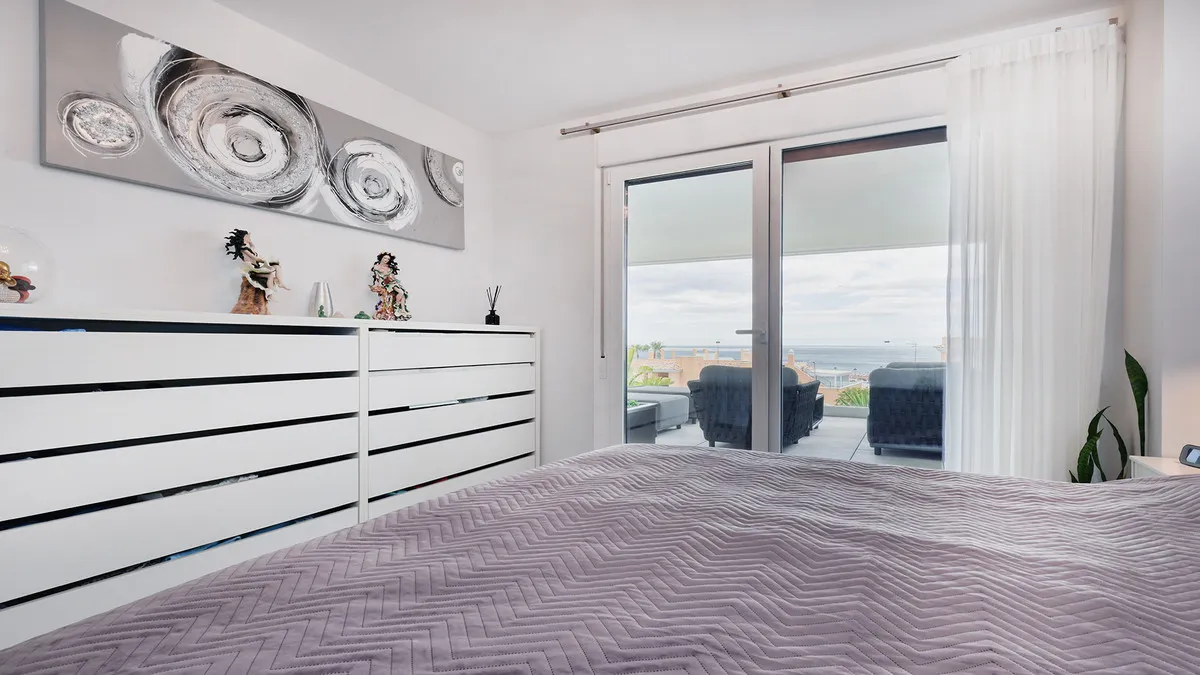 9dc0e97f-3e41-43a9-8985-39ffd75da033