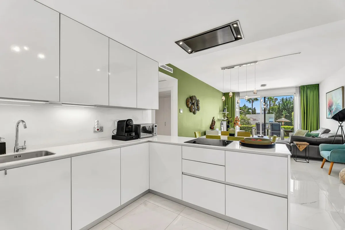 8e7e0afd-0b04-48a5-870d-362778bf3113