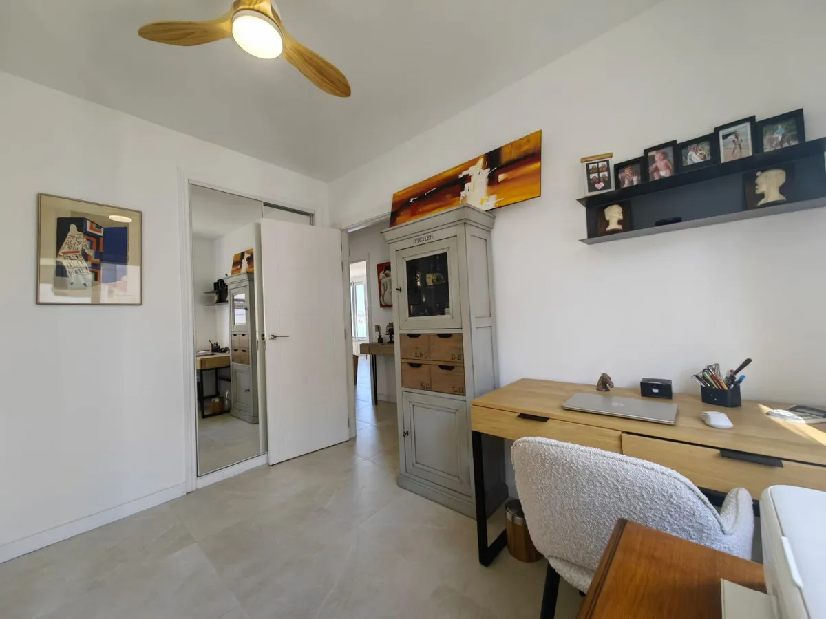 d4762596-939d-40ac-b515-42a4dbe6aba9