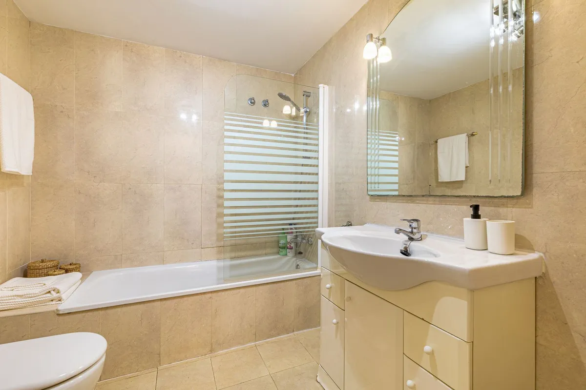 b3197251-3ed9-48fc-80d1-6ecd4df5dc2c