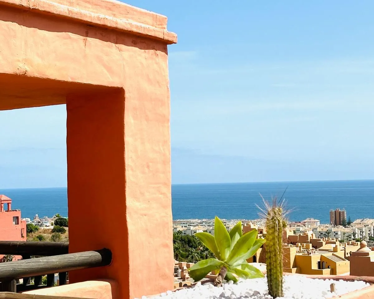 24b2ea13-9dfb-4739-9462-746f866f7f22