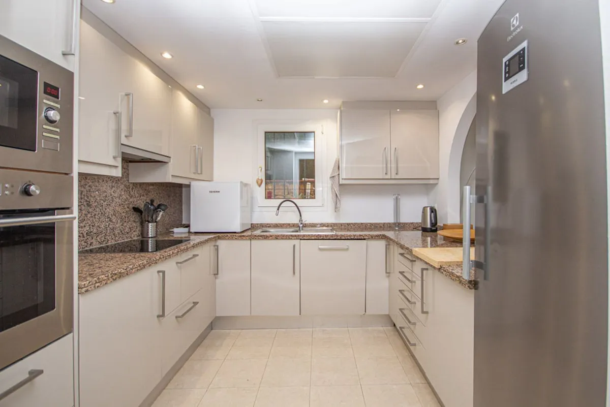 4310c126-3fb5-4d06-9646-1c479b7d352f