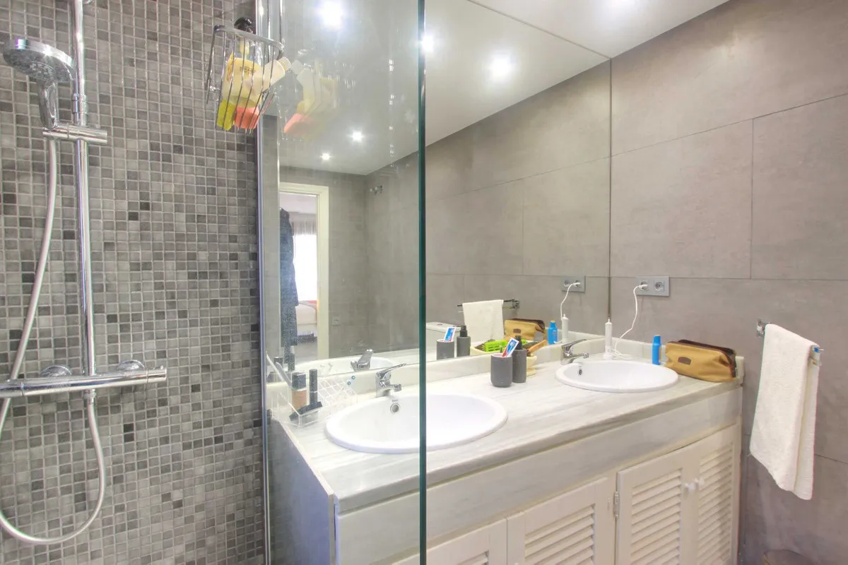 4d5e40f4-dbdc-4cca-9f55-9867acd162c2