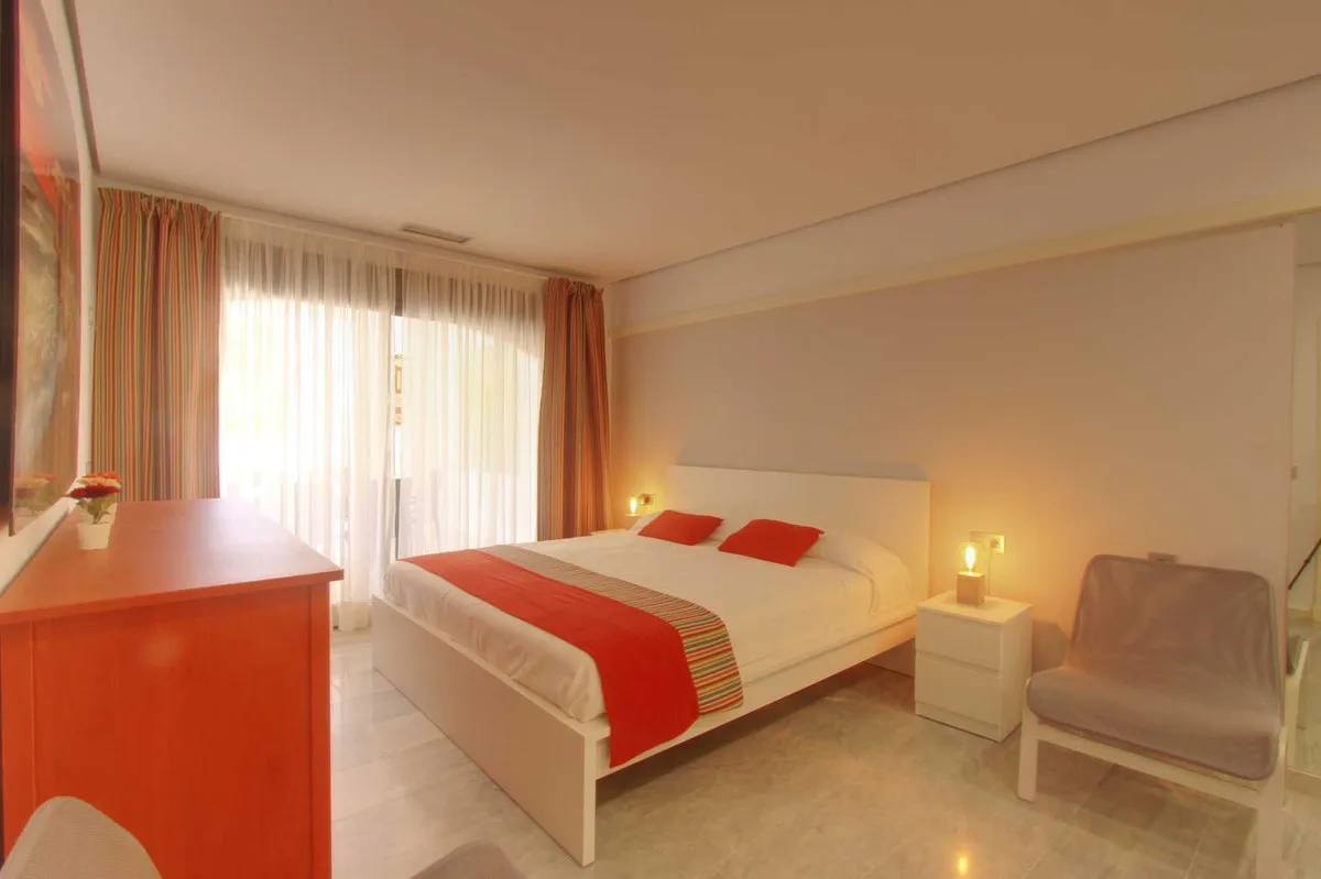 881b787b-091a-499c-8962-c11571649d81