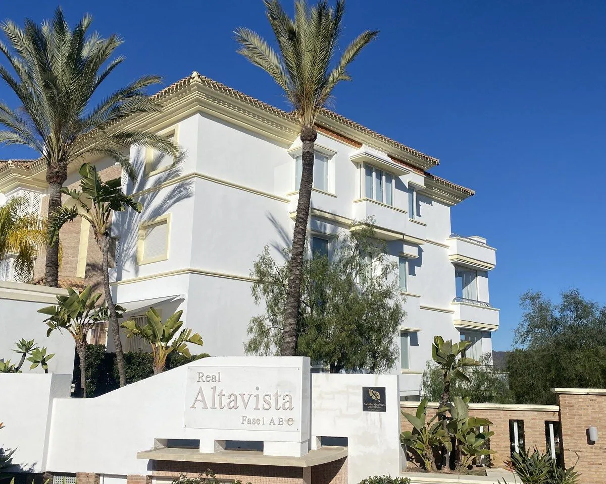 0e0210ab-0773-4eee-aeba-eeff72a89efe