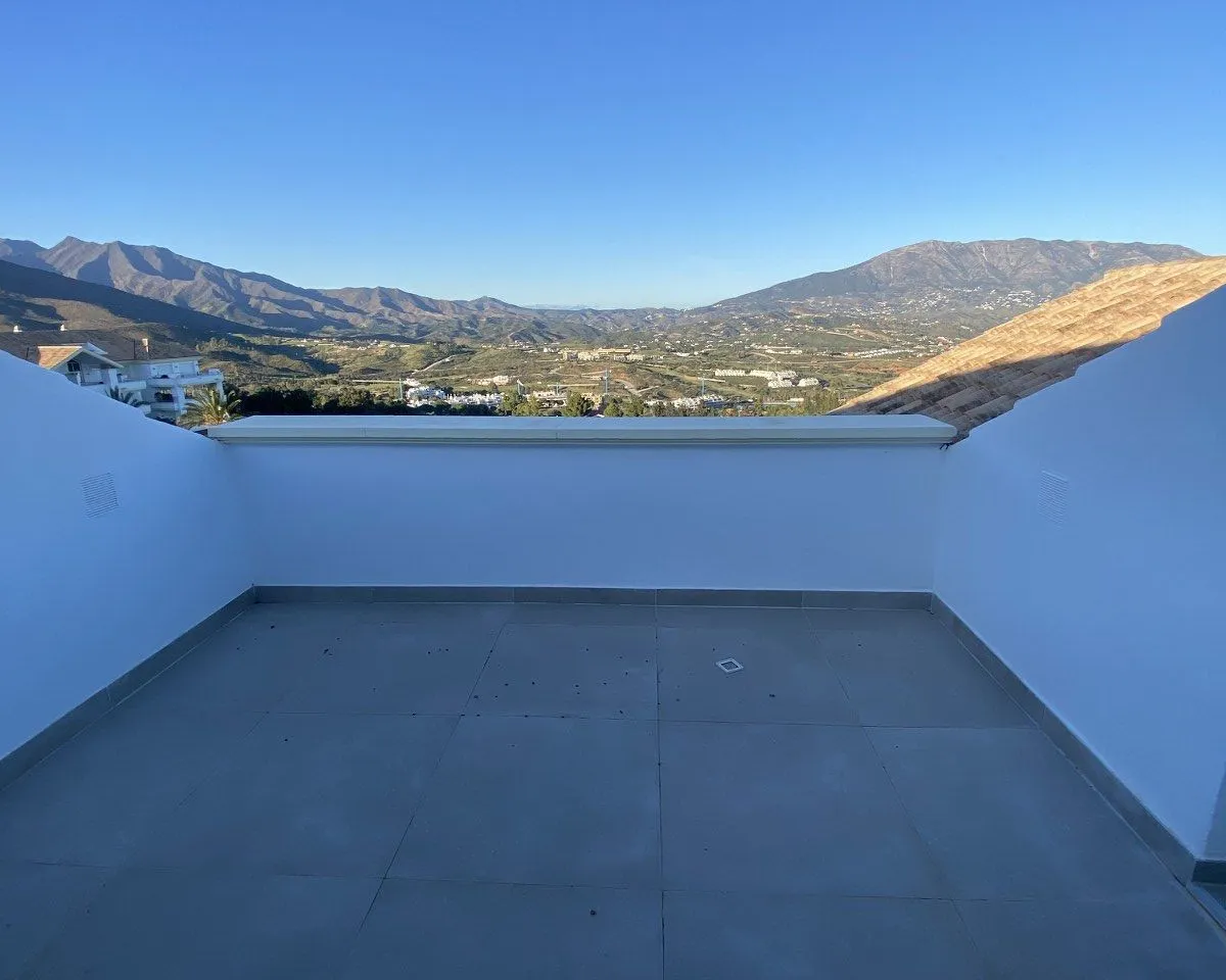 ccbbf0a9-6cc4-45fa-8b7f-c9a671f7f2b2