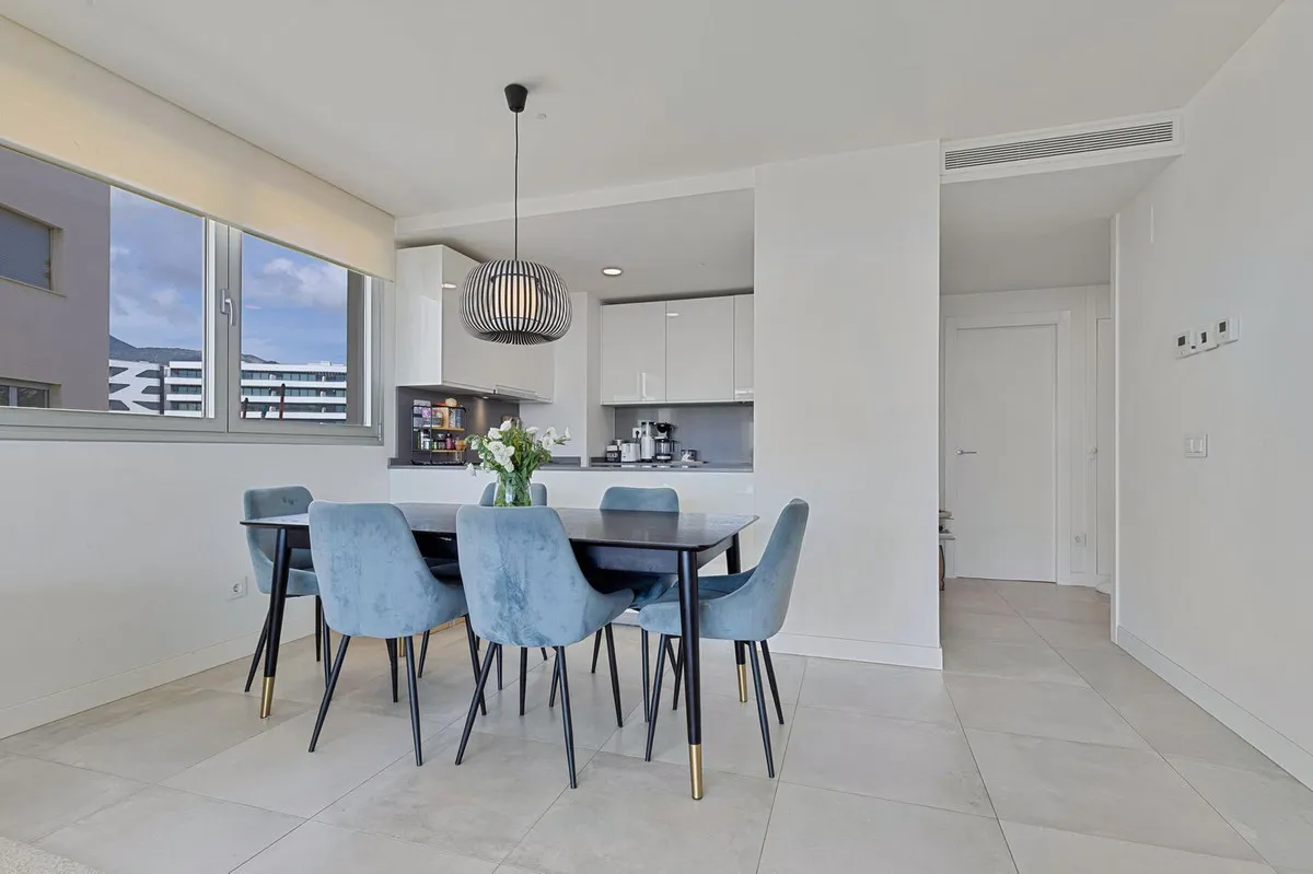 98090750-bbf5-4dca-9afd-a151c3fabe63