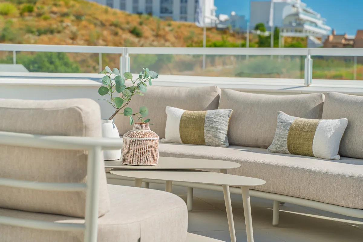 2a0995fe-8c4f-4e81-9e93-aae74cb501fd