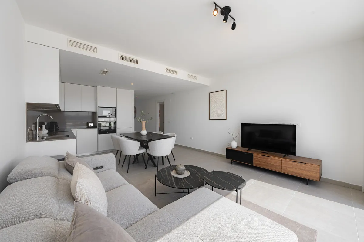 8d955f6f-4f25-4dfd-8f38-b0ffbff963b3