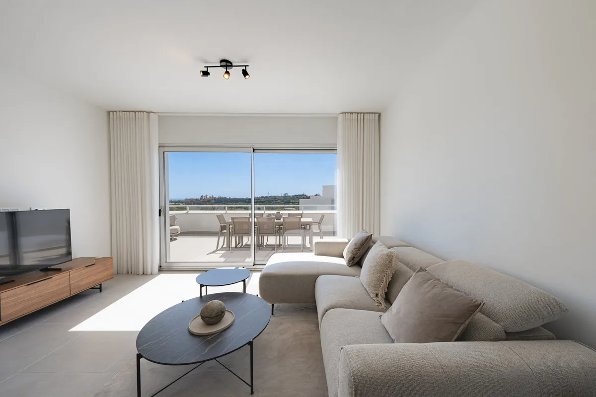 dd186b64-a0b4-43b8-a28d-42ad89d1bae0