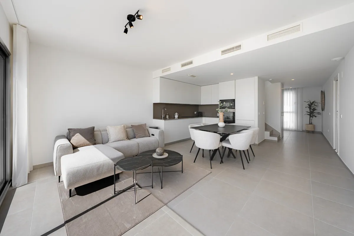 f7e074f8-80bc-481d-85b1-bacd29c675fd