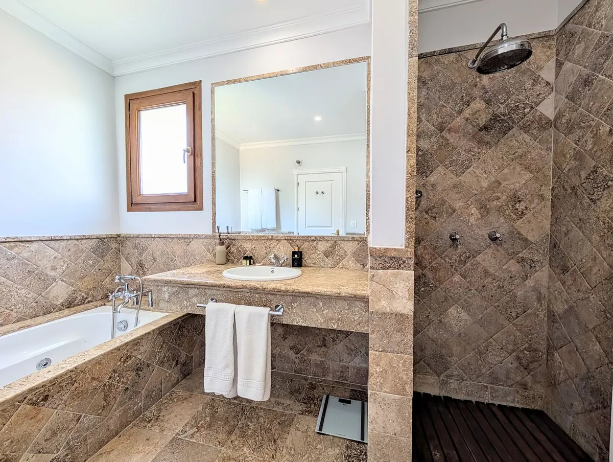 80ea003b-e69e-4097-bdd5-893a2b02d522