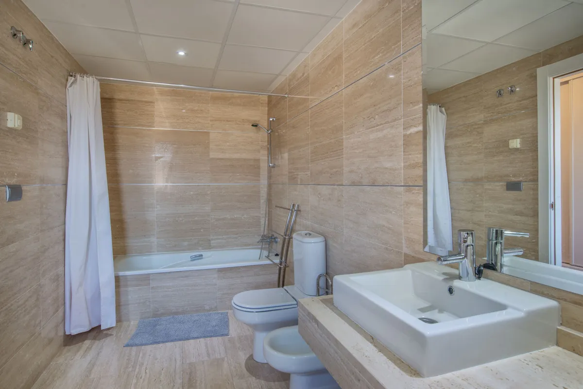 fc7dc6fa-b7cd-4341-9123-6d4458227e37