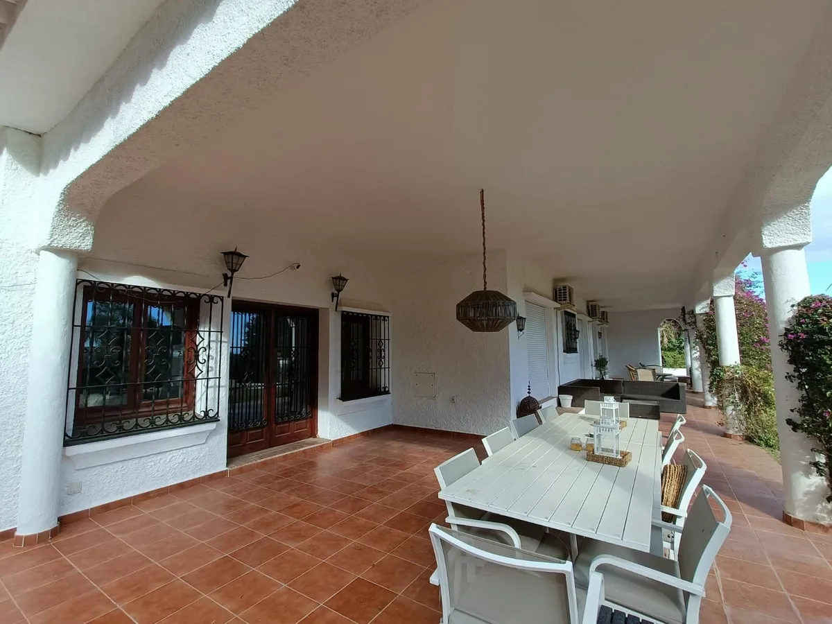 18316094-a2b3-4c2b-8a51-ae58d7a972fb