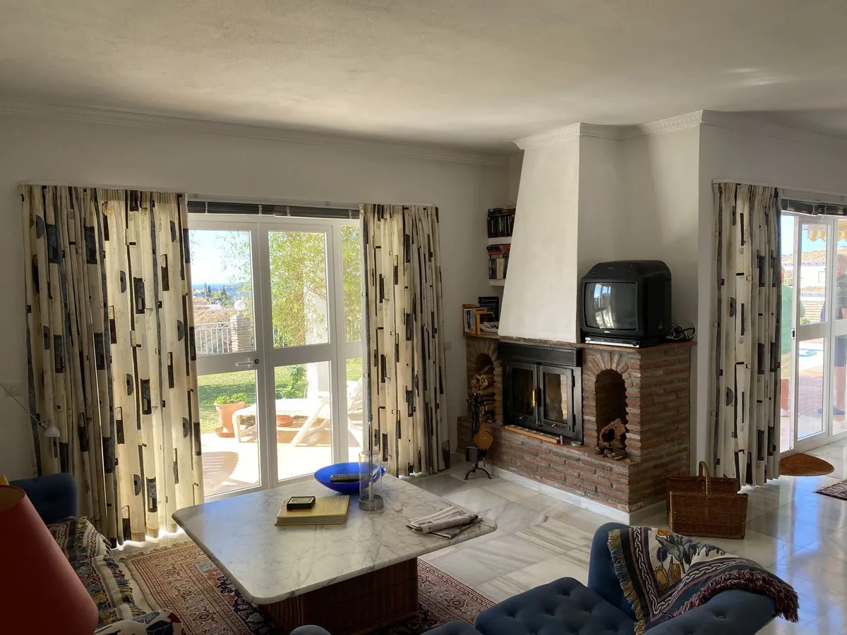 d19601df-9d93-4fb9-9806-c7f61bd48395