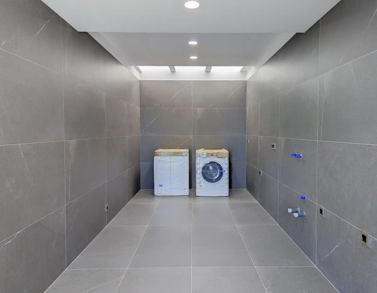 243db879-6be4-455a-bd97-6b312e2aff17