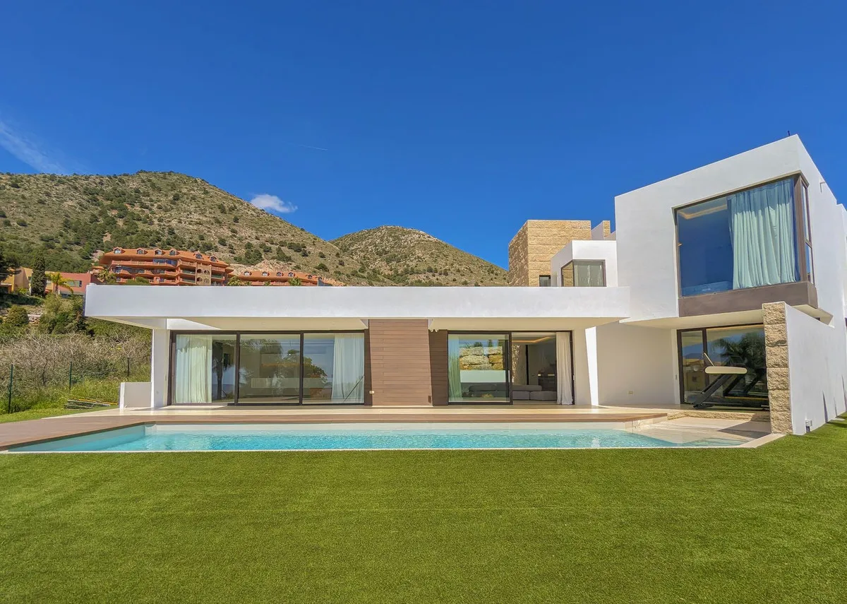 3b2941c6-f853-4333-a905-2b35a447b5a4