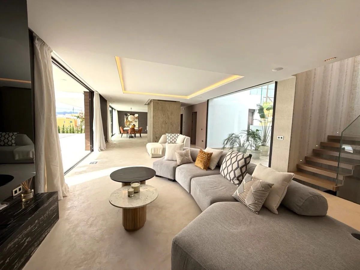 52b157c9-517a-495a-97b0-2b38180a66c4