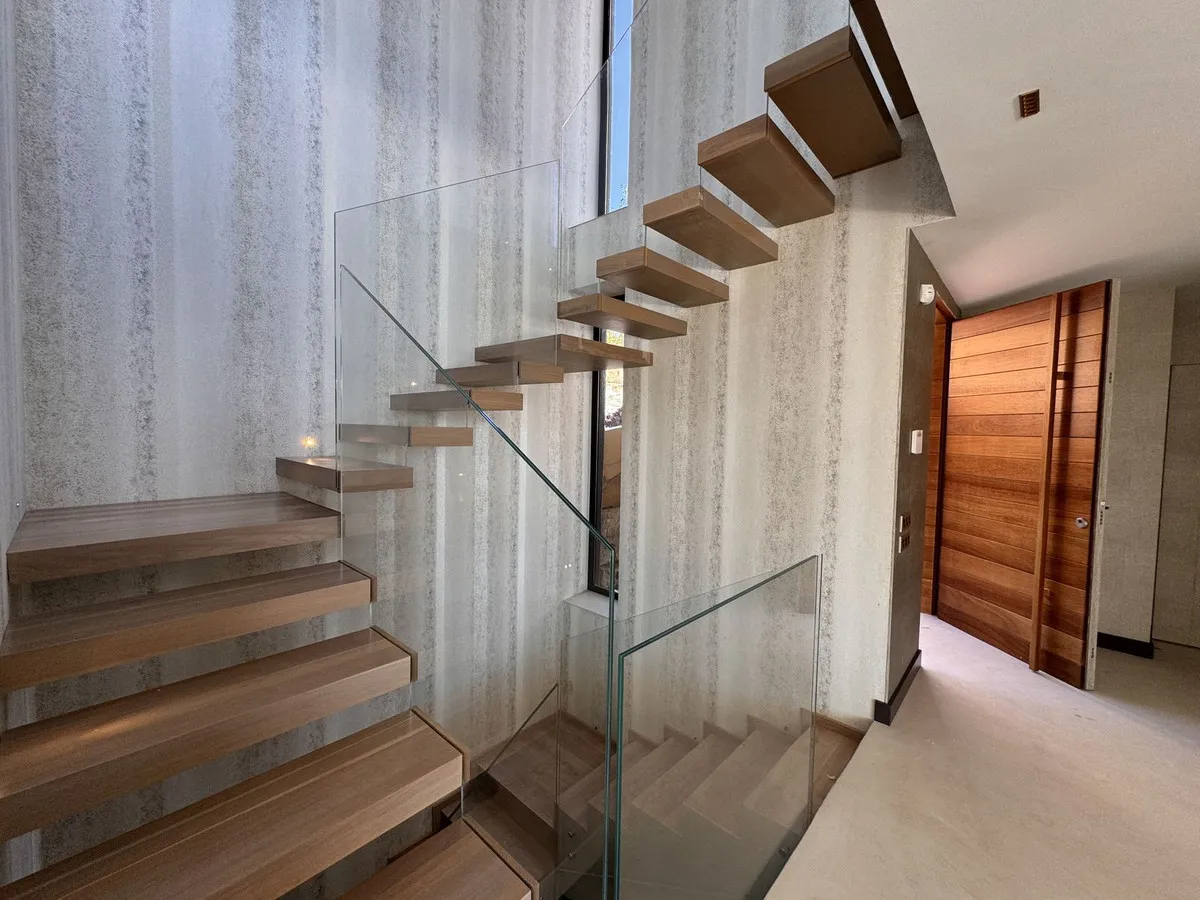 6b893c84-6386-4927-abec-b5b6e9514d92