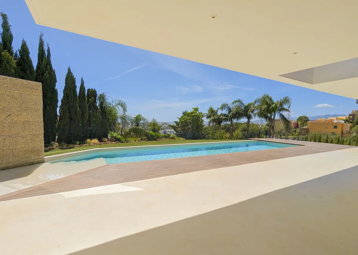 d6848460-ac5a-4052-b70c-1b41da14bc2c