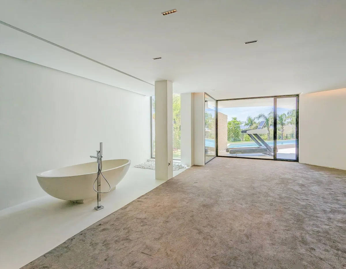 f52bca06-21f7-4f5e-8213-3dd76f49b5aa