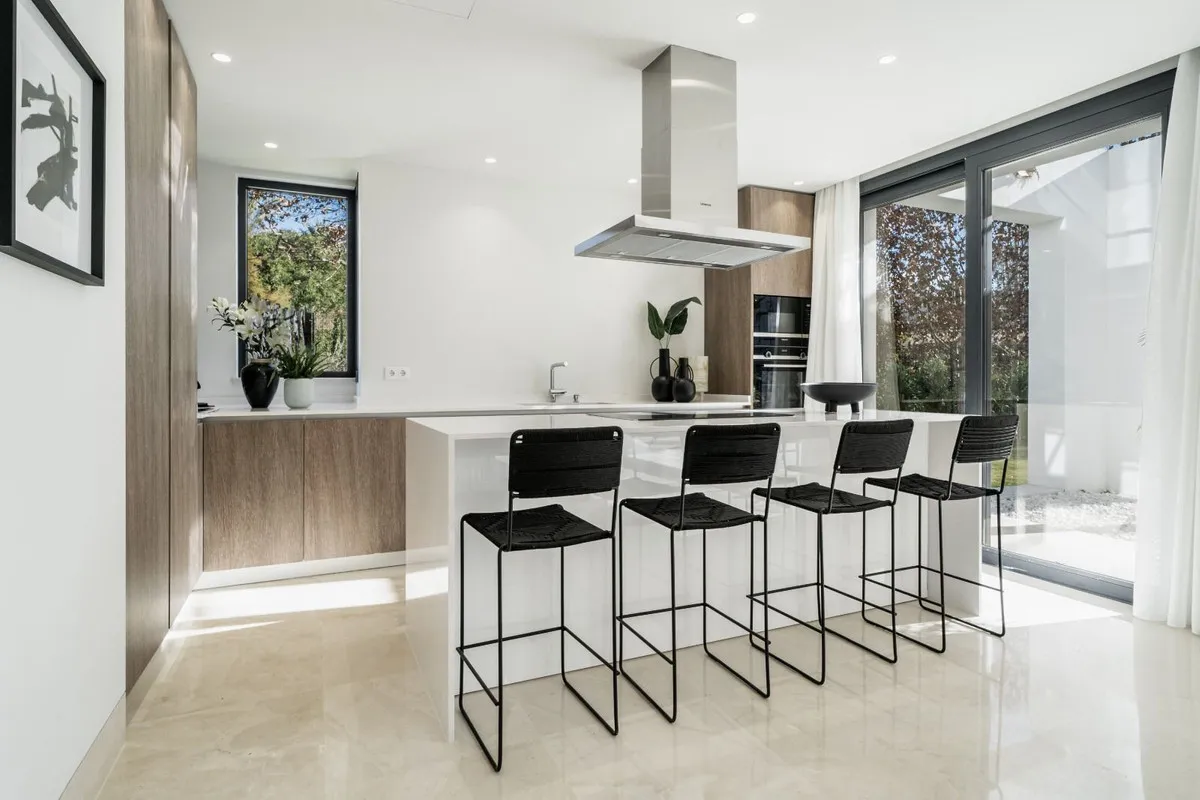 b801585b-ecfe-4bca-bd63-406eeed071ee