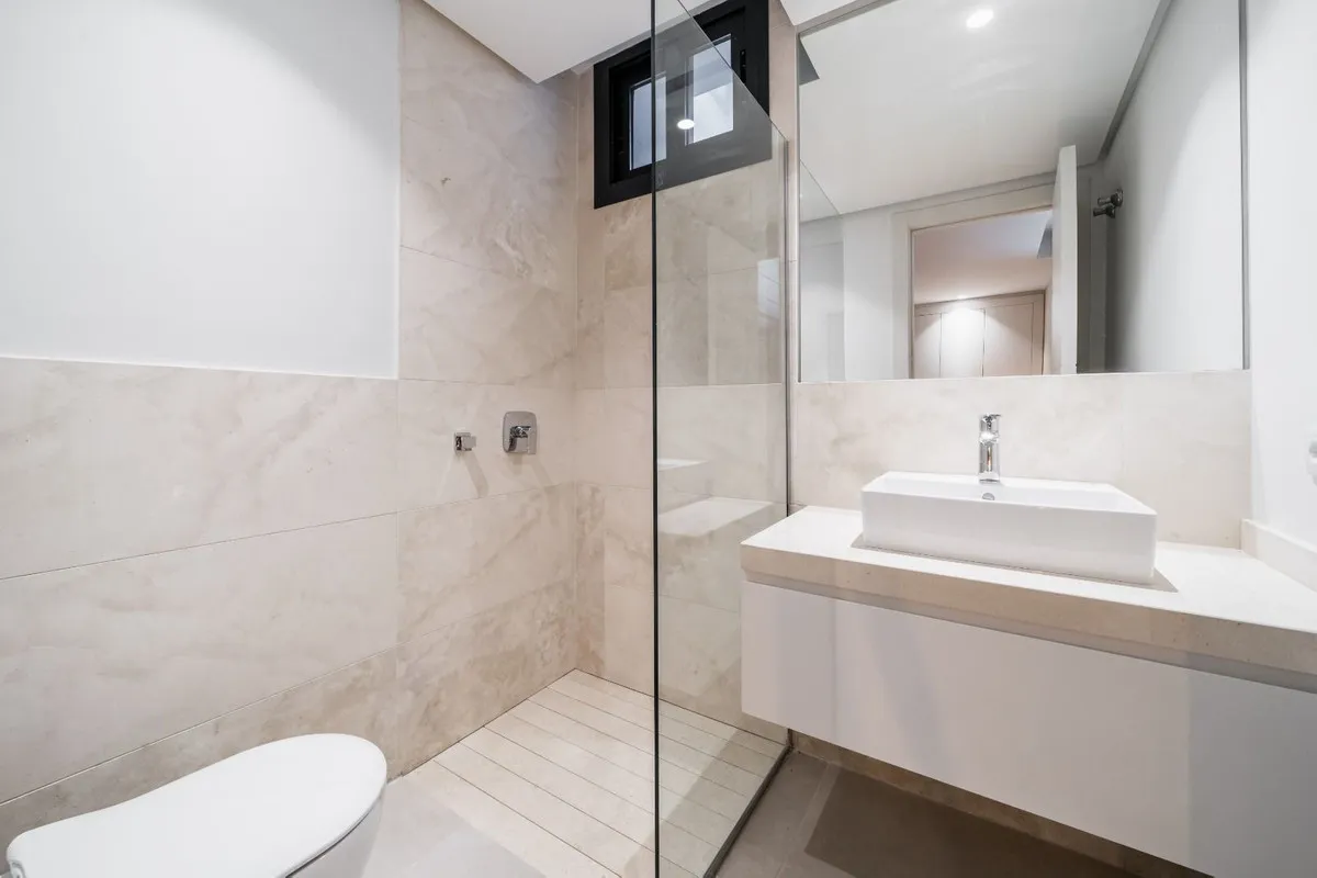 f37487bb-d504-4fe6-9507-3180dc16e9f3