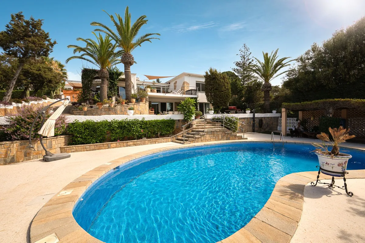 5717117d-f27b-402b-bc77-875cb97670df