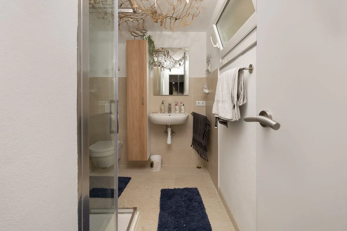 e04b6520-4e4e-4d0a-8ef2-235cdea8c747