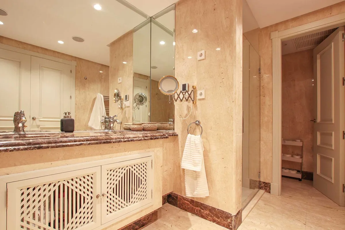 37d83ac0-b1ff-4b10-8f24-9382ef090d6d