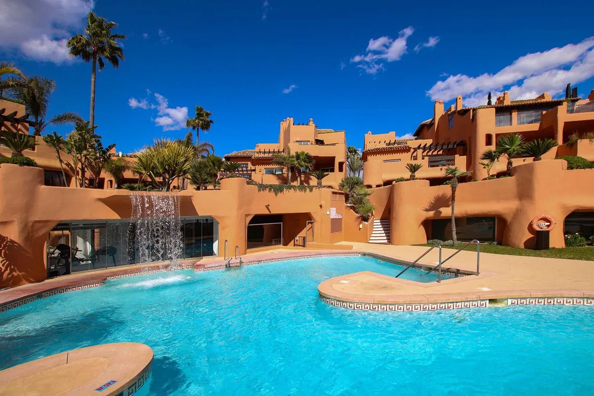 f754aa7d-7e03-4dfa-8abf-6a31d4f02f33